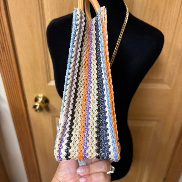 Haute Hippie Raffia Multicolor‎ Purse With Gold Chain Strap And Wooden Handles - Picture 5 of 7